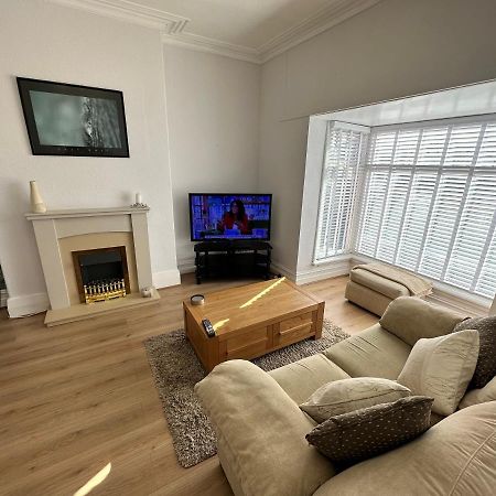 Spacious One Bedroom Apartment In Central Location Lytham St Annes Exterior foto
